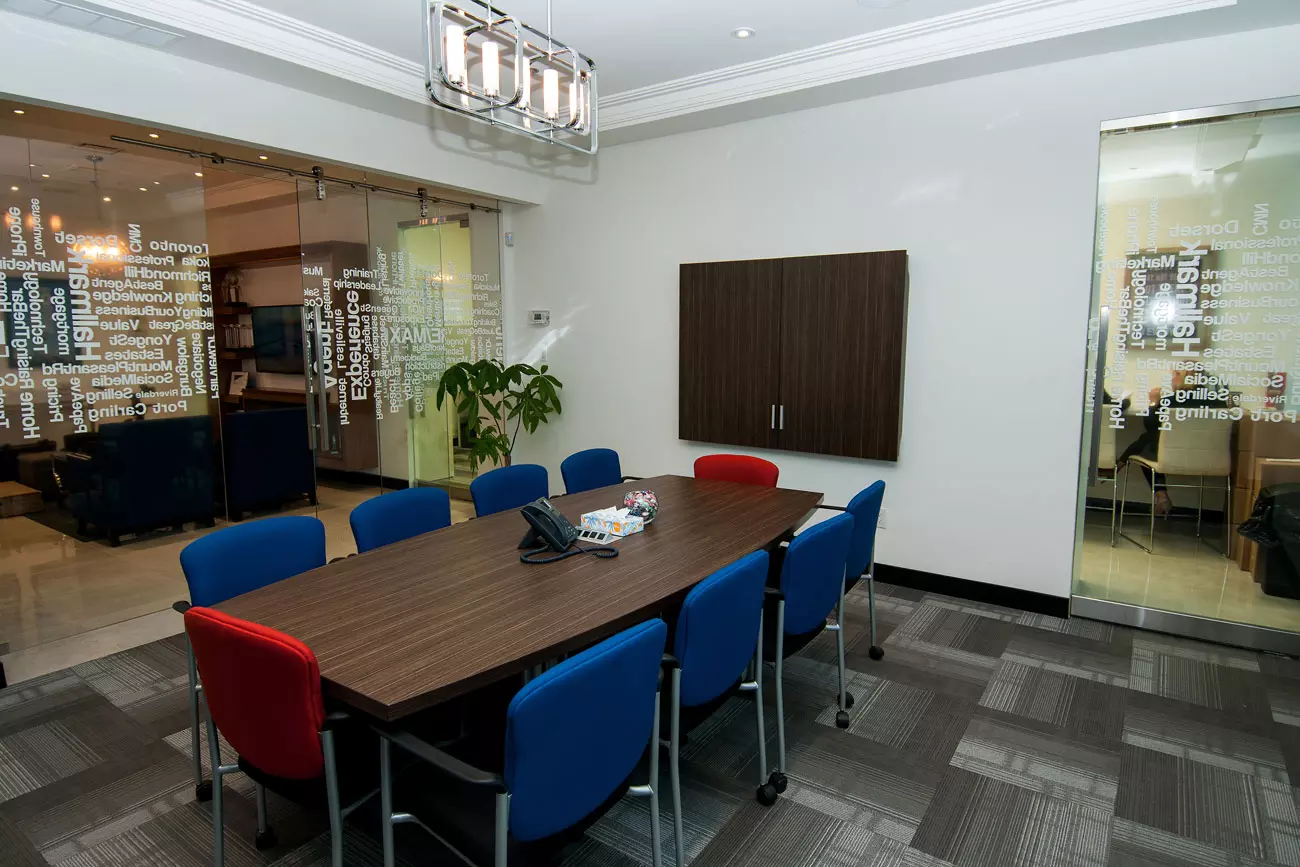 RE/MAX MAJOR MACKENZIE